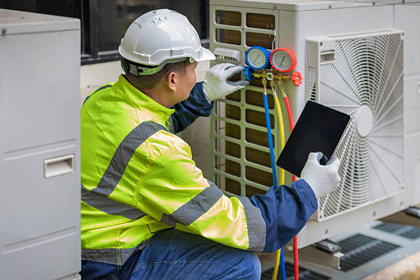 Professional Hvac technician working in Beecher, IL
